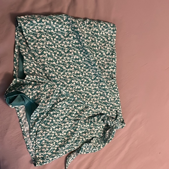 Pink Lily two piece outfit - Picture 4 of 6